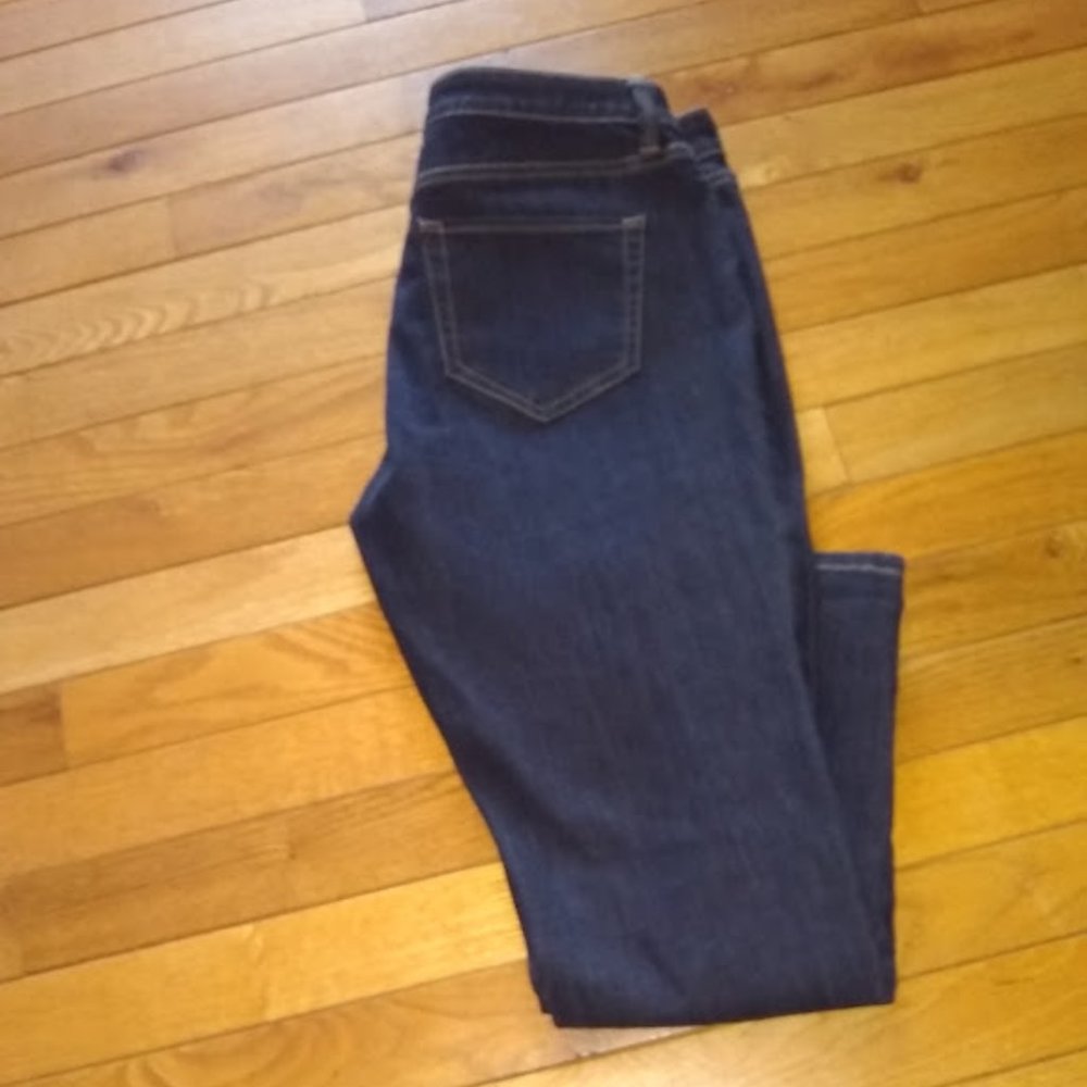 ANA PETITE SKINNY DARK WASH CROP JEANS-SIZE 6